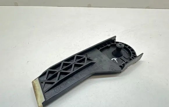Mercedes-Benz B W246 W242 Radiator mount bracket A2465040340