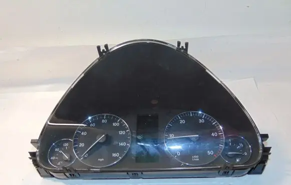 Mercedes-Benz C W203 Speedometer (instrument cluster) A2035409247