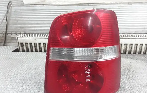 Volkswagen Touran I Rear/tail lights