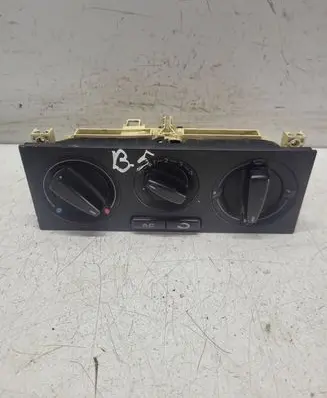 Volkswagen PASSAT B5 Climate control unit