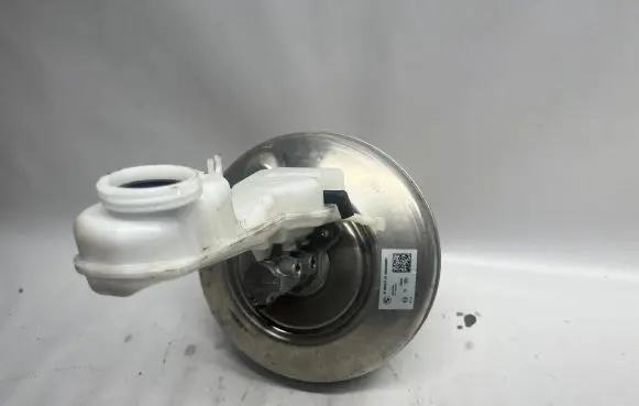 BMW 2 F45 Brake booster 6882810