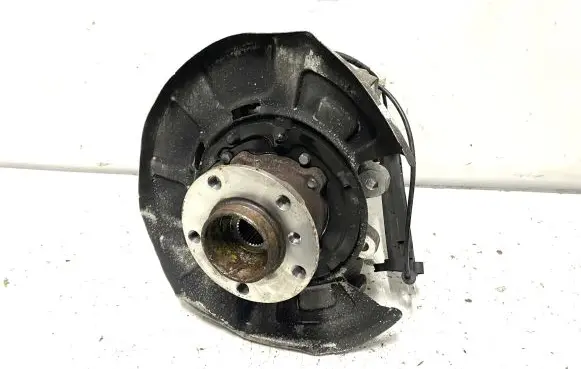 BMW X5 F15 Rear wheel hub 6879101