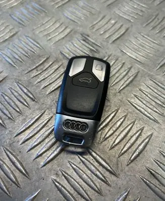 Audi A4 S4 B9 Ignition key/card 