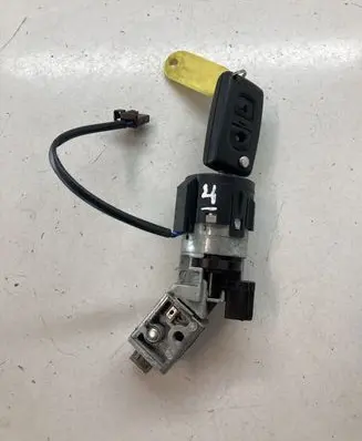 Peugeot 5008 Ignition lock 9663123380