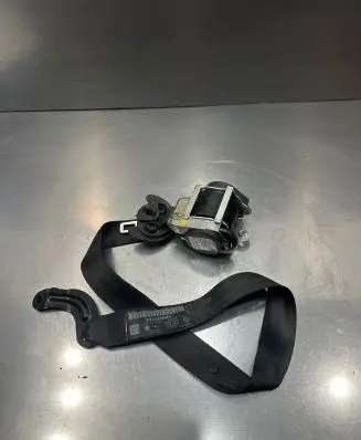 Volkswagen Golf Plus Front seatbelt 5M1857706 AL101095057