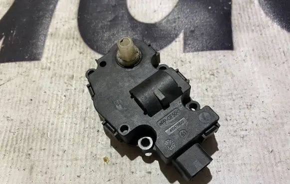 Mercedes-Benz C AMG W204 Air flap motor/actuator 410475520