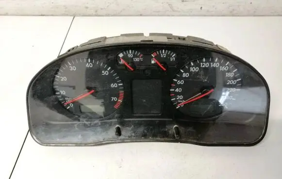 Volkswagen PASSAT B5 Speedometer (instrument cluster) 88311245 3B1919880