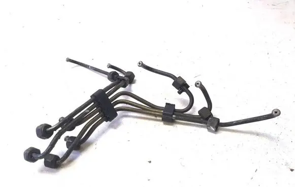 Volvo S70 V70 V70 XC Fuel injector supply line/pipe R33025