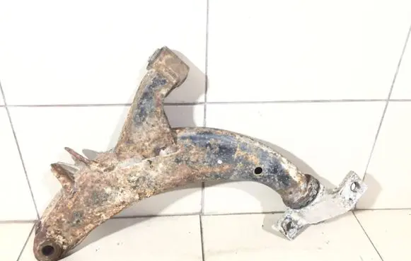 Subaru Forester SF Front lower control arm/wishbone