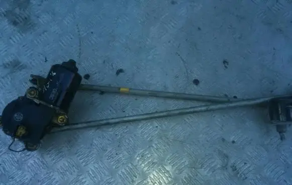 Mazda 626 Front wiper linkage and motor