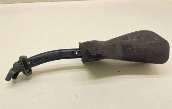 Volkswagen Tiguan Front door check strap stopper 5N0839267