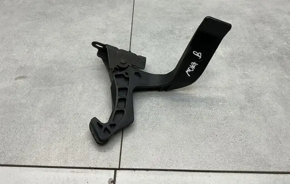 Opel Mokka B Engine bonnet (hood) release handle 9834873780
