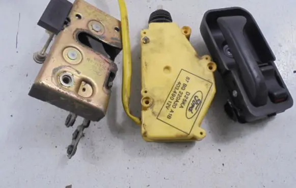 Ford Scorpio Rear door lock 86GB-A26412-AB