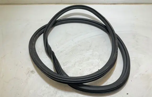 Audi A3 S3 8V Rear door rubber seal (on body)
