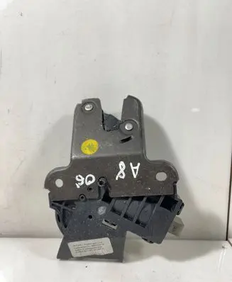 Audi A8 S8 D3 4E Tailgate/trunk/boot lock/catch/latch 4F827505A