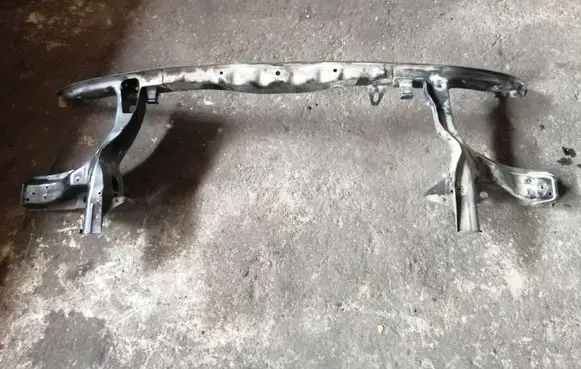 Volkswagen Multivan T5 Radiator support slam panel