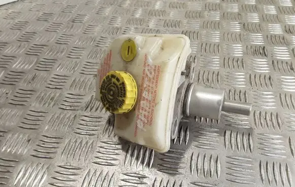 Volkswagen Phaeton Master brake cylinder 3D0611301B