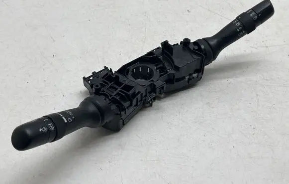 Subaru Crosstrek III Wiper turn signal indicator stalk/switch 83115FN00A 83114AN01A 83118AL000