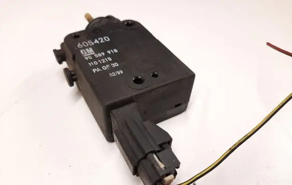 Opel Astra G Central locking motor 605420 90589918