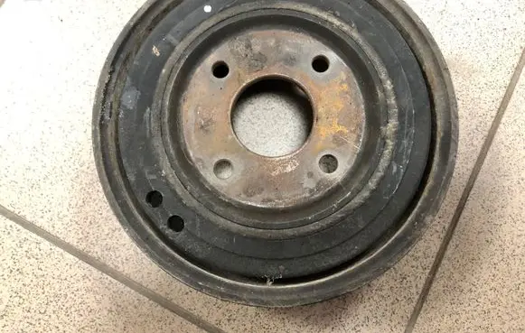 Chrysler Grand Voyager IV Crankshaft pulley 50302034F