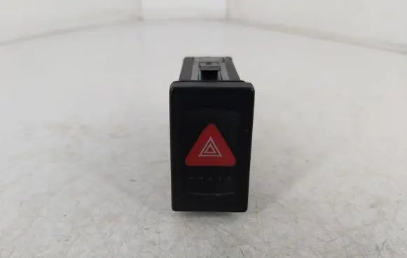 Volkswagen PASSAT B5 Hazard light switch 3B0953235B