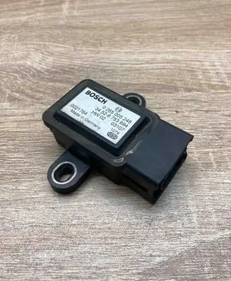 BMW 5 E39 ESP acceleration yaw rate sensor 6753694 0265005248
