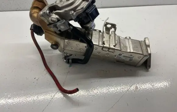 BMW 3 F30 F35 F31 EGR valve cooler 8596444