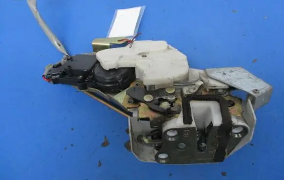 Opel Agila A Rear door lock