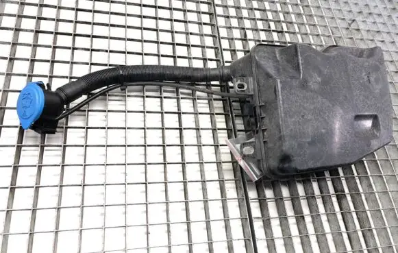 BMW 2 F44 Windshield washer fluid reservoir/tank 7488326