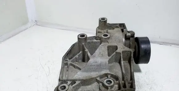 Opel Insignia A A/C compressor mount bracket 532274354 55562863