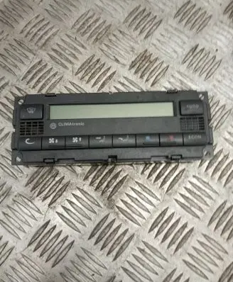 Volkswagen Golf IV Climate control unit