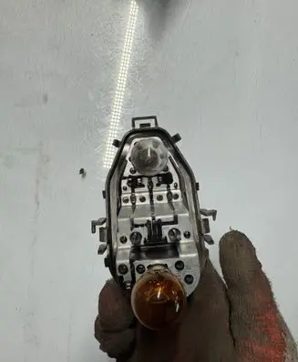 Renault Clio IV Tail light bulb cover holder P959
