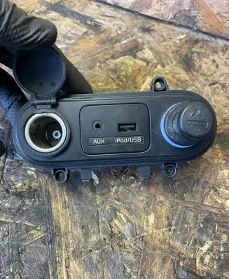 USB socket connector