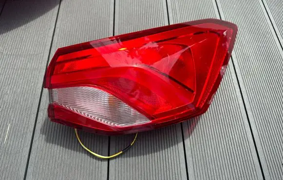 Ford Focus Rear/tail lights JX7B13404BD 12062018
