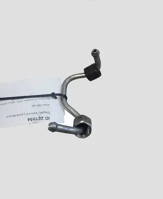 Volvo V60 Fuel injector supply line/pipe 31303504