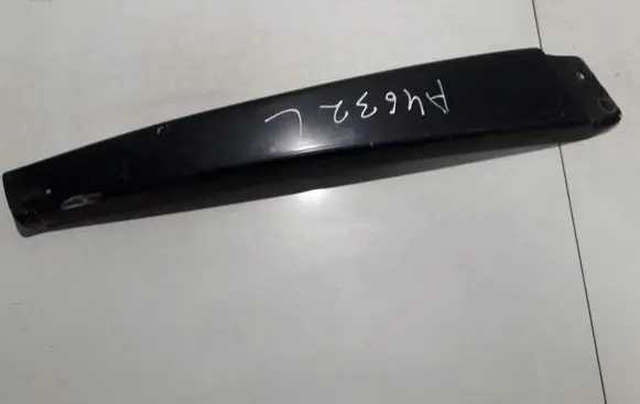 Audi 80 90 S2 B4 Front door glass trim molding 