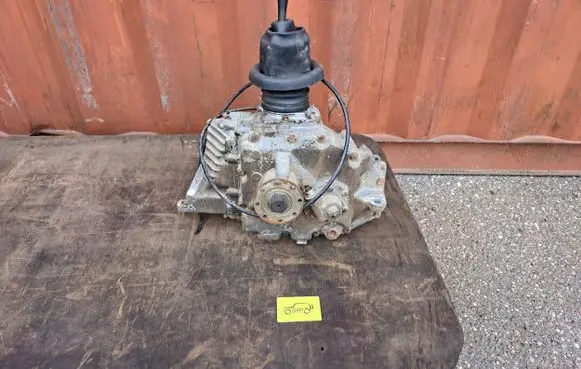 Mercedes-Benz G W460 Gearbox transfer box case A4602811113 A4602810401