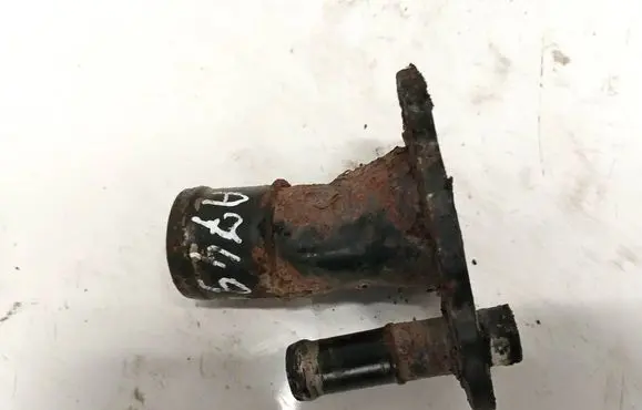 Engine coolant pipe/hose