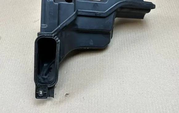Opel Combo E Intake resonator 9810920880