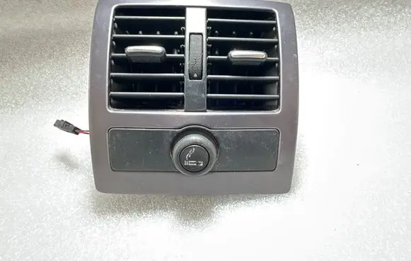 Audi A6 S6 C5 4B Rear air vent grill 4B0819203