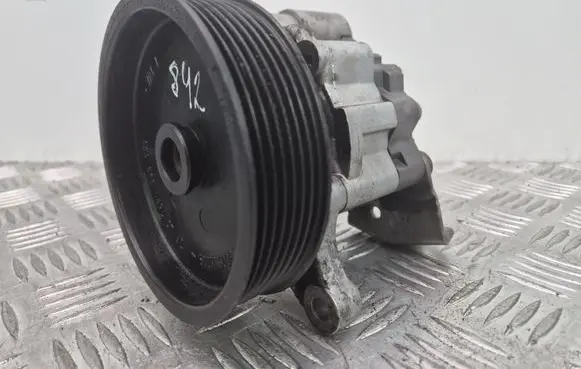 Mercedes-Benz E W212 Power steering pump 0064664801 7695955142