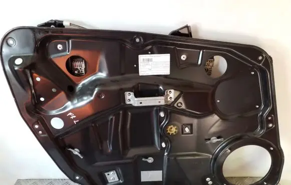 Front window lifting mechanism without motor