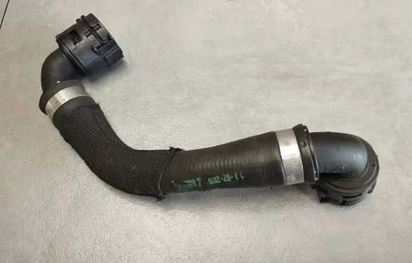 BMW 7 G11 G12 Engine coolant pipe/hose 8602677 16269713