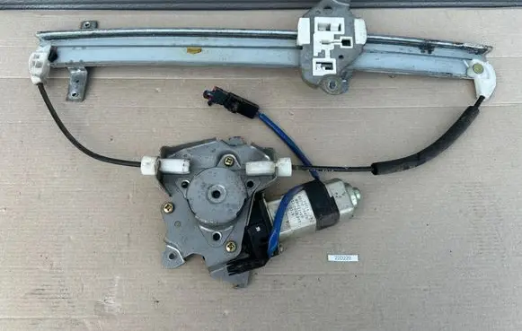 Nissan King Cab, Navara Front door electric window regulator 807202S410 807302S410