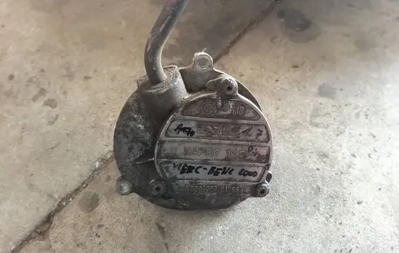 Mercedes-Benz A W168 Vacuum pump A6682300165