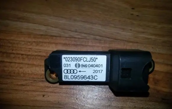 Audi A3 S3 8L Airbag deployment crash/impact sensor 8L0959643C