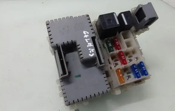 Ford Galaxy Fuse module 