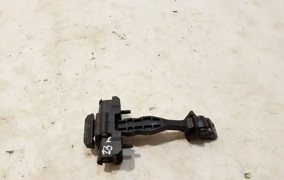 BMW 1 F40 Front door check strap stopper 7447993