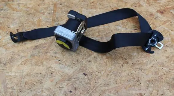 Seat Leon (1M) Front seatbelt 123a345