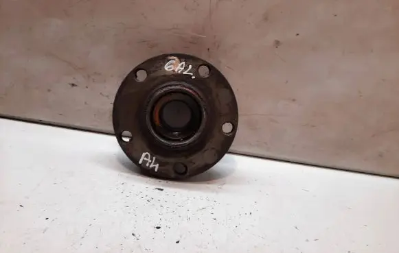 Audi A4 S4 B6 8E 8H Rear wheel hub
